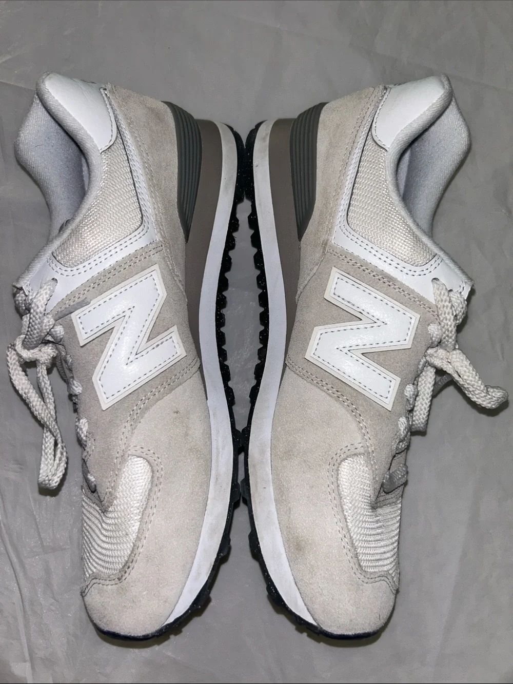 LIKE NEW Men's New Balance Classic 574 Suede Mesh Retro Sneakers